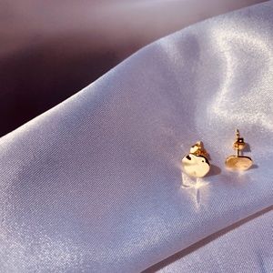 NWT Gorjana Chloe Studs | Gold